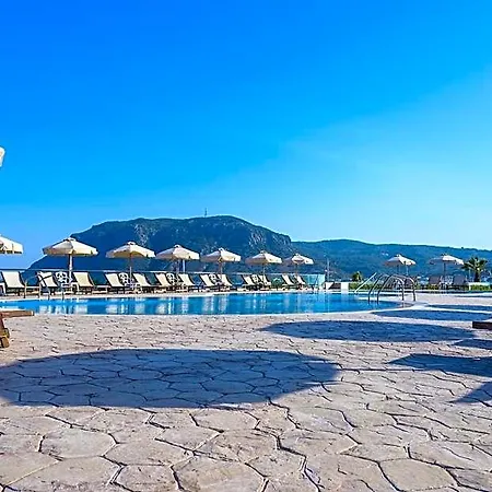 Royal Bay Szálloda 4*