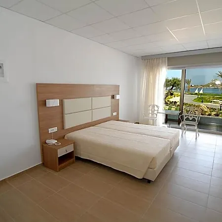 Royal Bay 4*