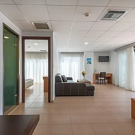 Royal Bay 4*